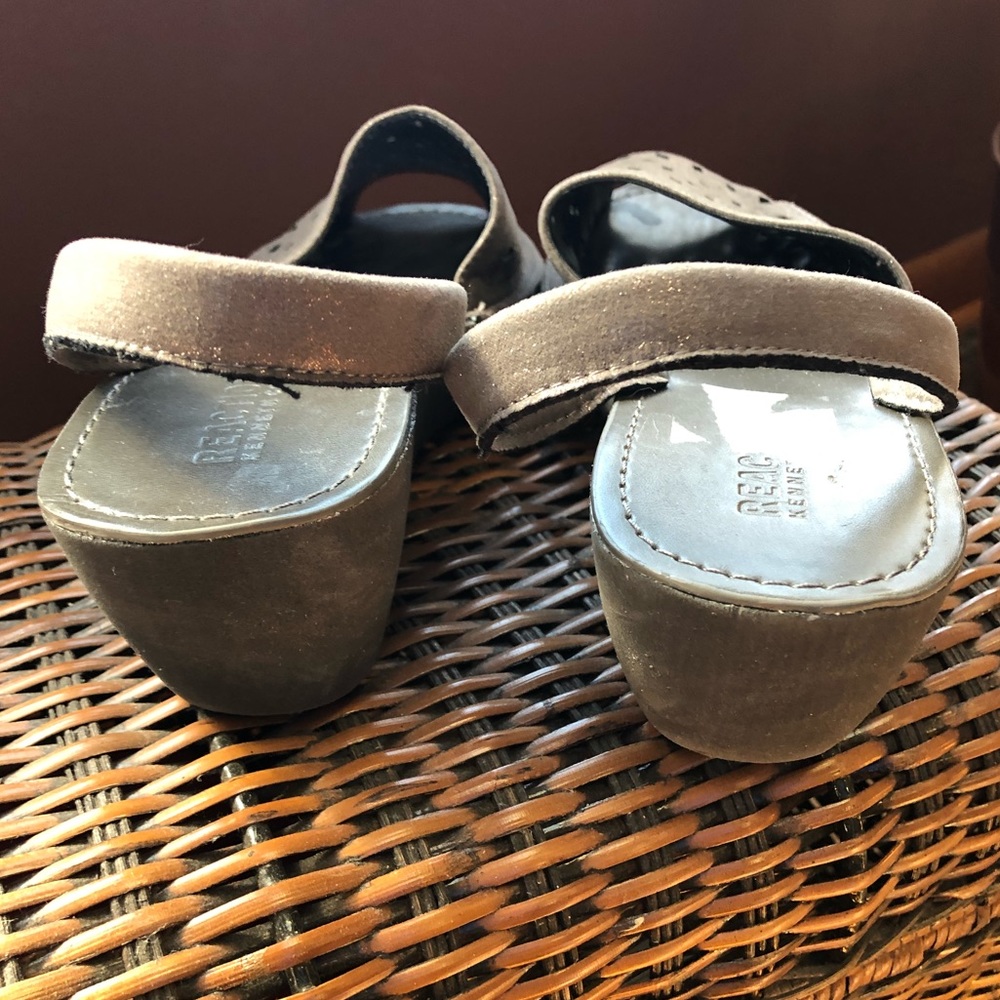 Kenneth Cole Reaction wedge sandals - Picture 5 of 7